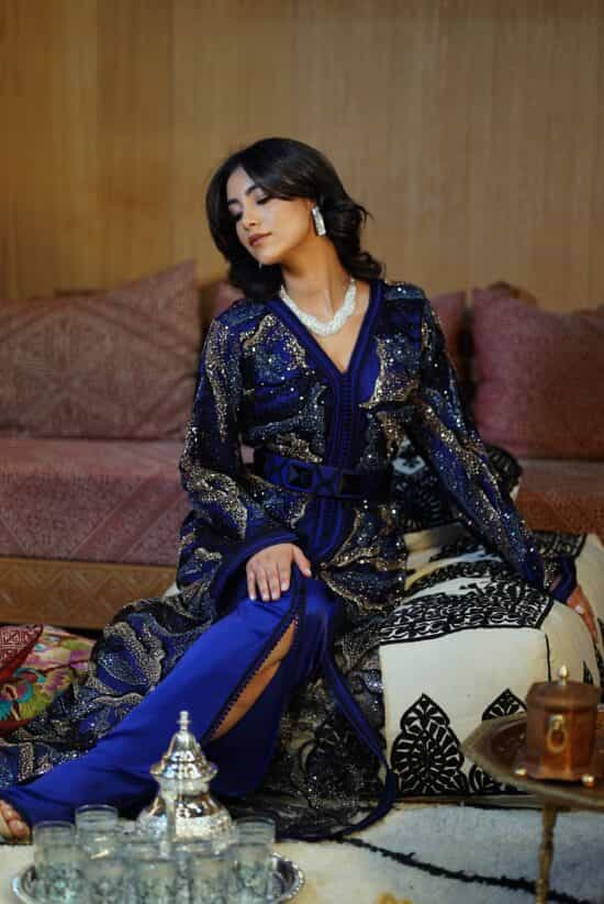 Caftan deux pieces bleu nuit aux vagues d’or et d’argent célestes