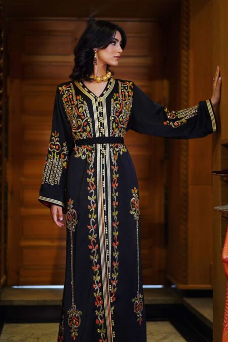 Caftan deux pieces noir aux feuillages dorés et fleurs orange orientales