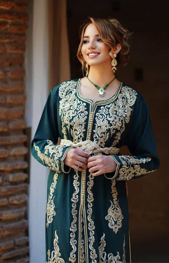 Caftan deux pièces violet impérial en crèpe de soie et satin de soie brodé or & argent