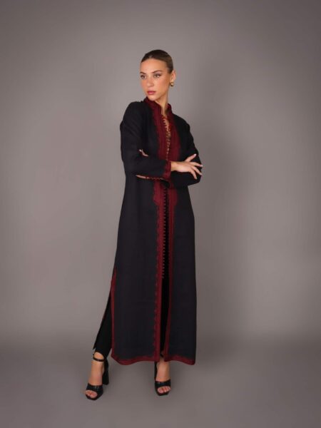 Elegant caftan in natural linen - Black Burgundy
