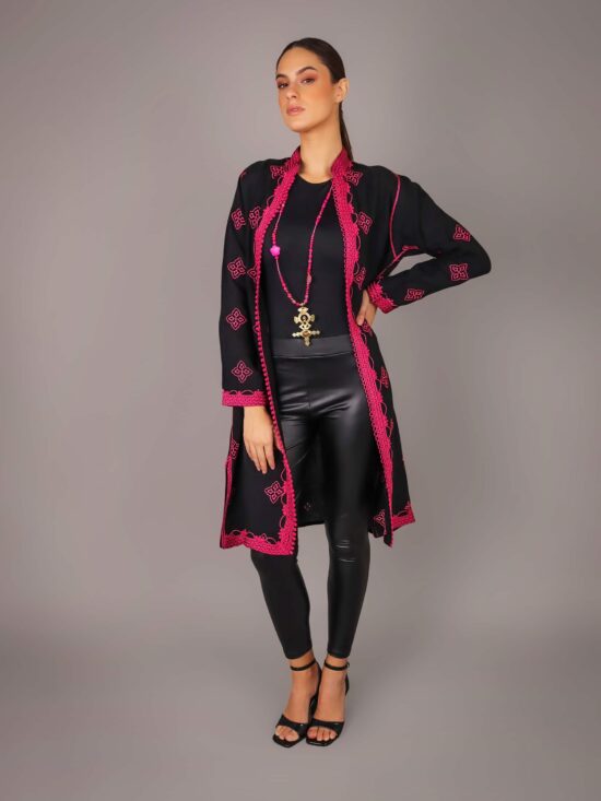 Tunic in Hand-Embroidered Linen – Black Pink