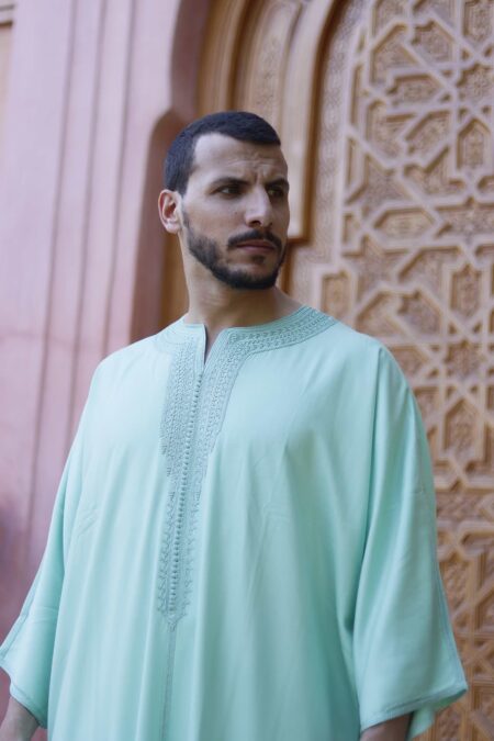 Traditional Men’s Gandoura in Hand-Embroidered Cotton