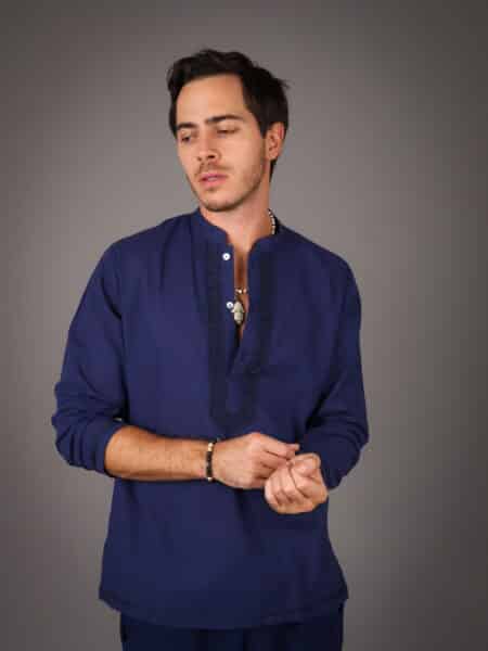 Chemise en lin exquise, magnifiquement ornée de broderie marocaine artisanale - BLUE